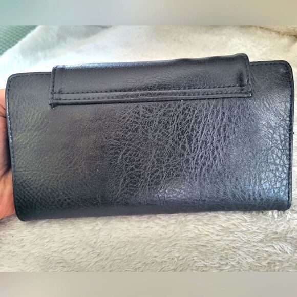 Samsara Black Leather Tri-fold Wallet with Gold Zipper - Picture 2 of 9